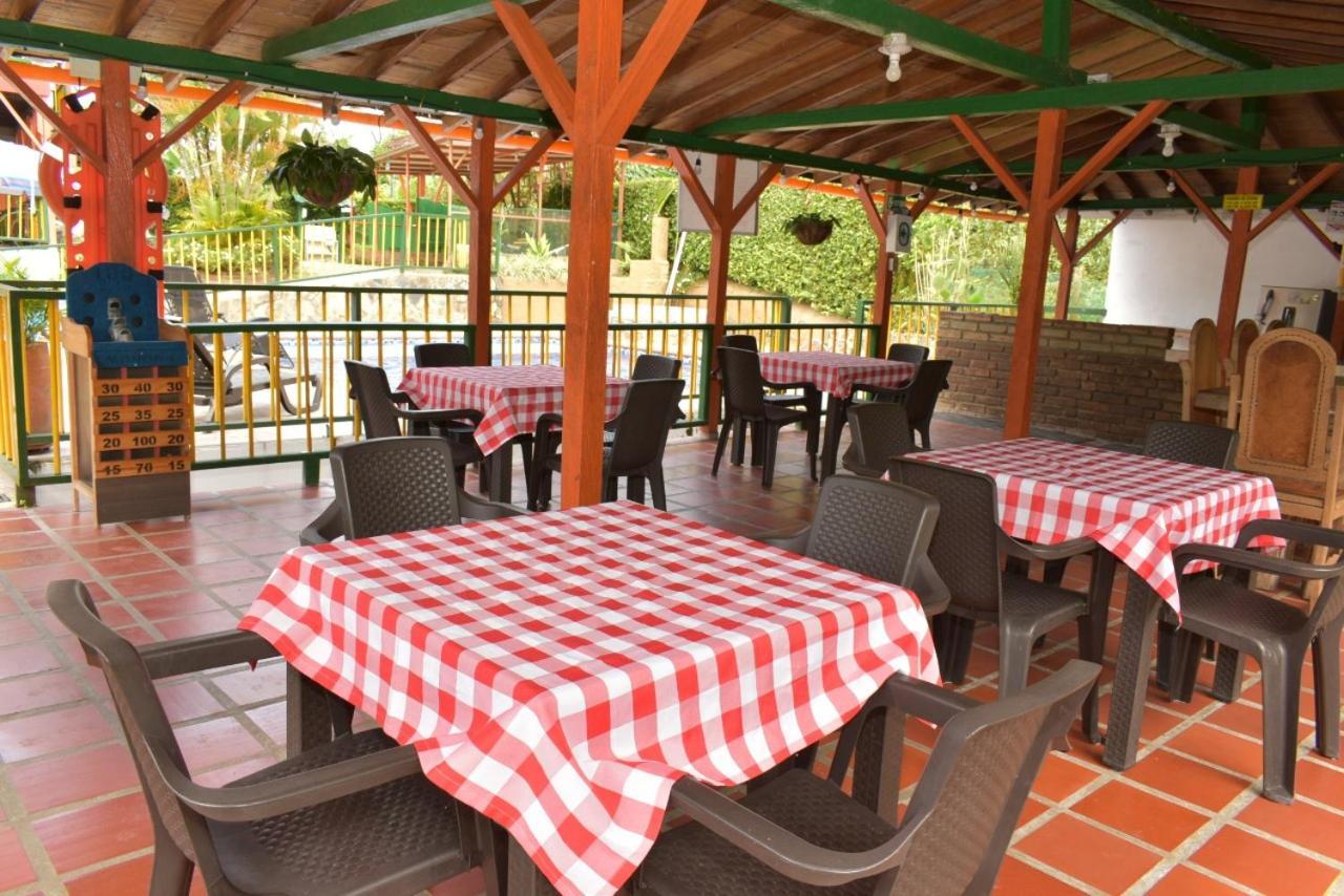 Finca Hotel Villa Mariana Montenegro Exteriör bild